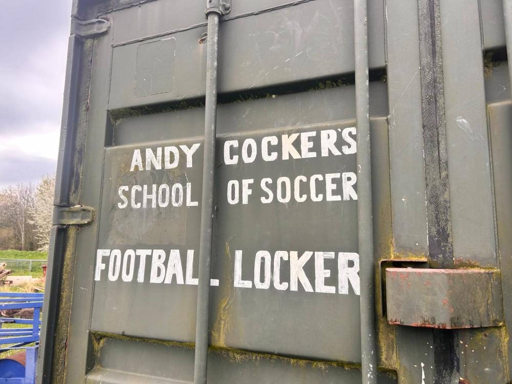 Shipping container